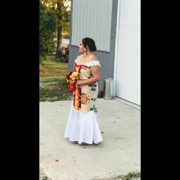 Profile Picture of Johnna Lafloe (@johnnalafloe) on Poshmark