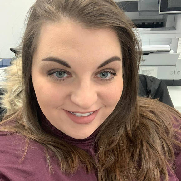 Profile Picture of Andrea Mayer (@amayer956) on Poshmark