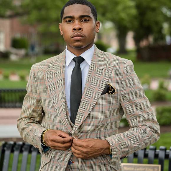 Profile Picture of Tony Burt (@tony_tone_23) on Poshmark