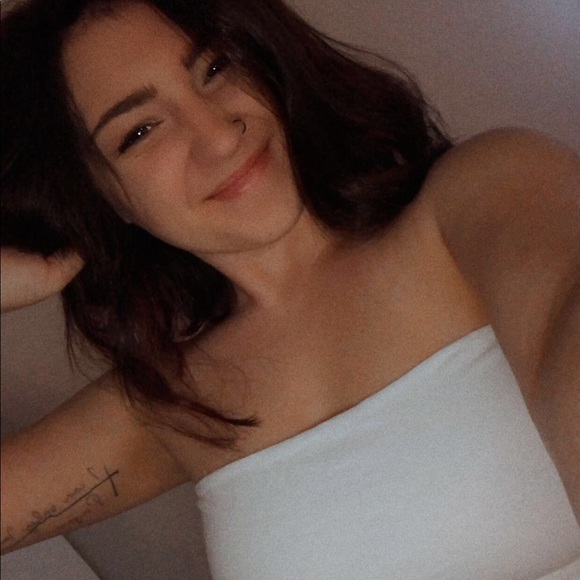 Profile Picture of Gracin Plunkett (@gracinplunkett) on Poshmark