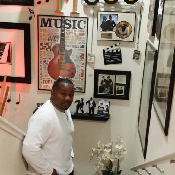 Profile Picture of Jacoby Mixon (@xvost2000) on Poshmark