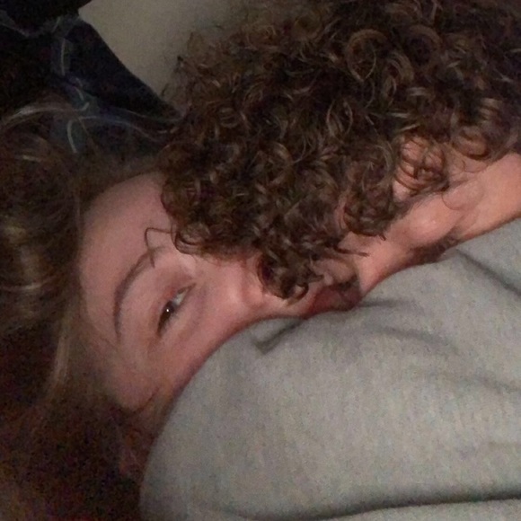 Profile Picture of Megan Calvanelli (@megancalvanelli) on Poshmark