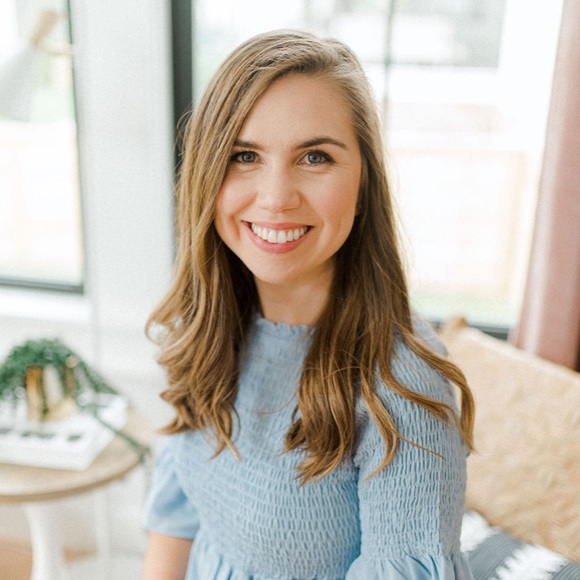 Profile Picture of Emily Roeglin (@emilyroeglin) on Poshmark