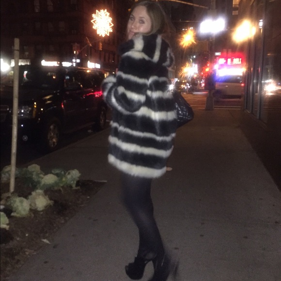 Danielle Geller - Poshmark Profile Picture of Danielle Geller (@dgeller000) on Poshmark