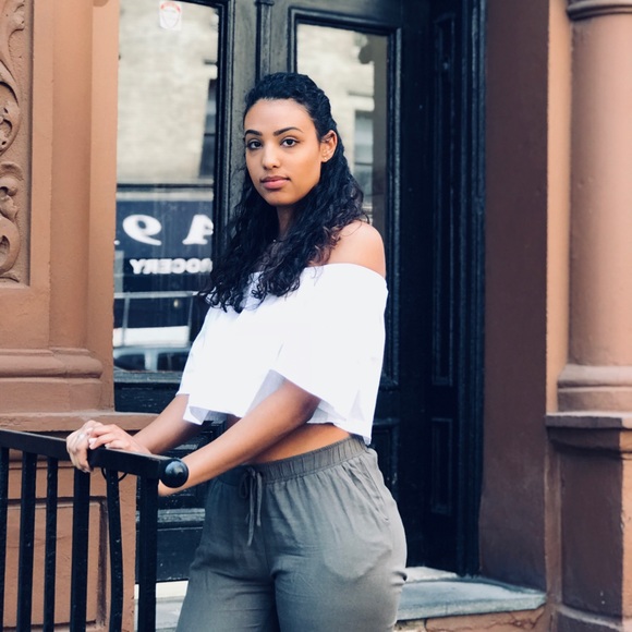 Profile Picture of Krista Brower (@browerkm12) on Poshmark