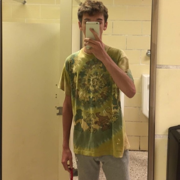 Profile Picture of Preston Arnold (@prestonon) on Poshmark