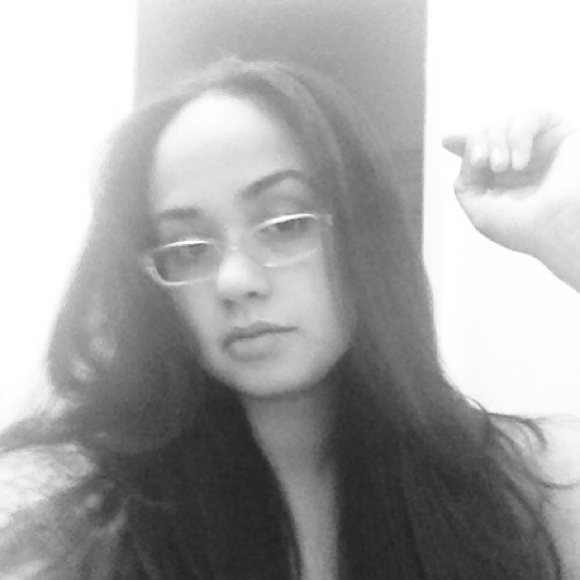 Profile Picture of Kelyn Placencia (@superbiatchos2) on Poshmark