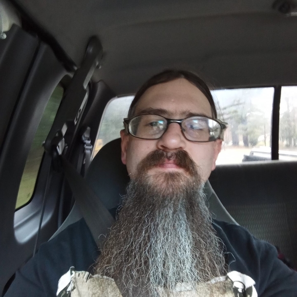 Profile Picture of Chris Wyatt (@chriswyatt325) on Poshmark