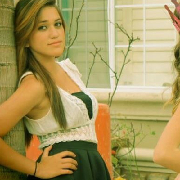 Profile Picture of Nataly Jimenez (@natalyy_j) on Poshmark