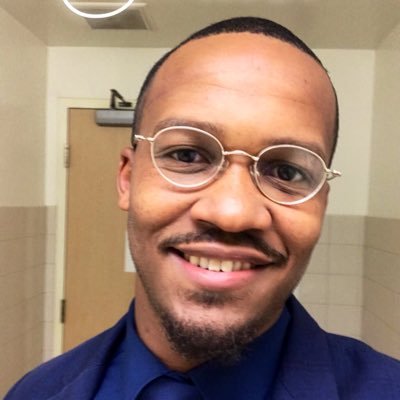 Profile Picture of Ariel Scott (@LucrativeHabits) on Twitter