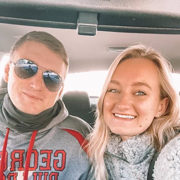 Profile Picture of Jessica Laskowski (@jesslasko32) on Poshmark