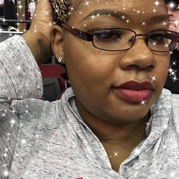Profile Picture of Britney Parker (@bparker10) on Poshmark
