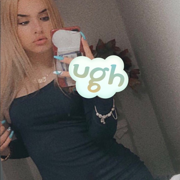Profile Picture of Liuselis Hernandez (@liiuu) on Poshmark