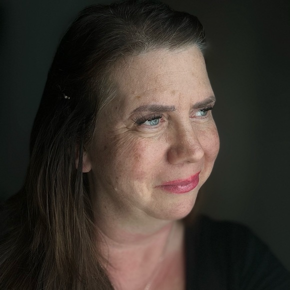 Profile Picture of Sonia Enderby (@azposhgal77) on Poshmark