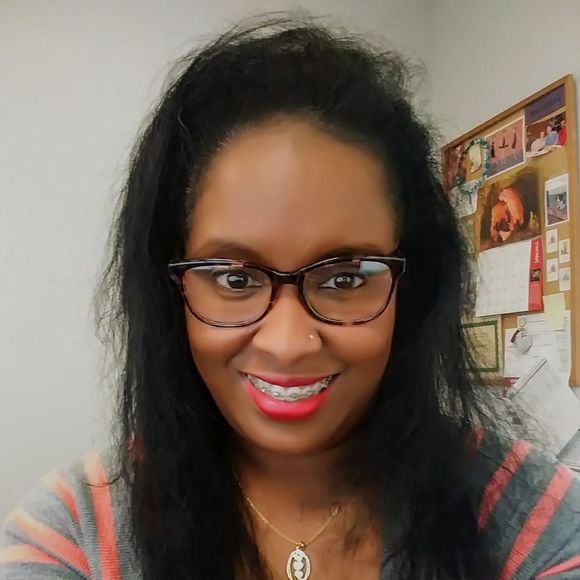 Profile Picture of Jameelah Jackson (@ladyj052000) on Poshmark