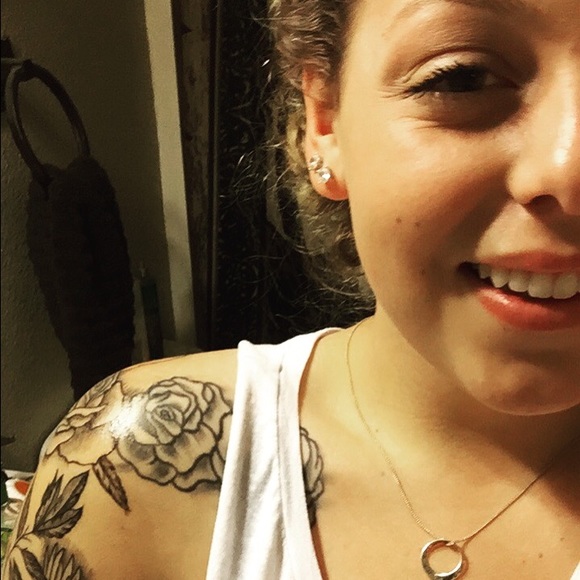 Profile Picture of Allie Battistone (@battistoneallie) on Poshmark