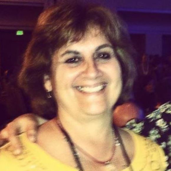 Profile Picture of Catherine Keyser (@cathykeyser) on Poshmark
