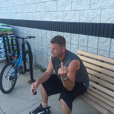 Profile Picture of Robert Hendrickson (@RobHendrickson4) on Twitter