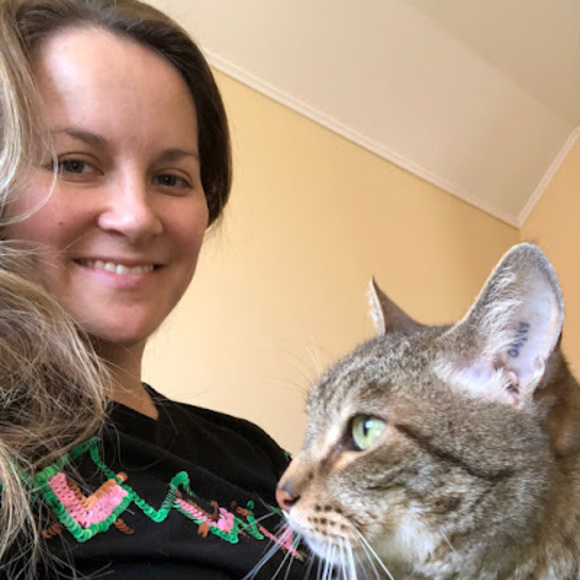 Profile Picture of Daniela Jara (@danielajara215) on Poshmark