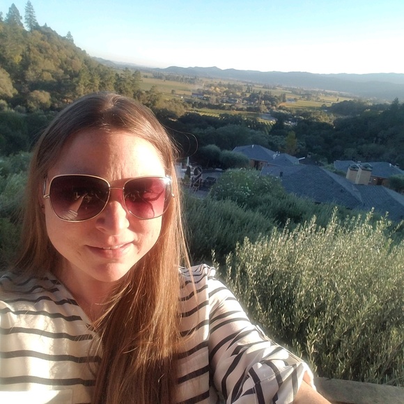 Profile Picture of Shawn Shields (@shawnshields) on Poshmark