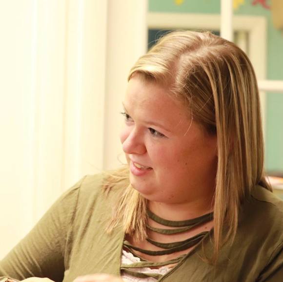 Profile Picture of Amanda Leafgreen (@aleafgreen09) on Poshmark