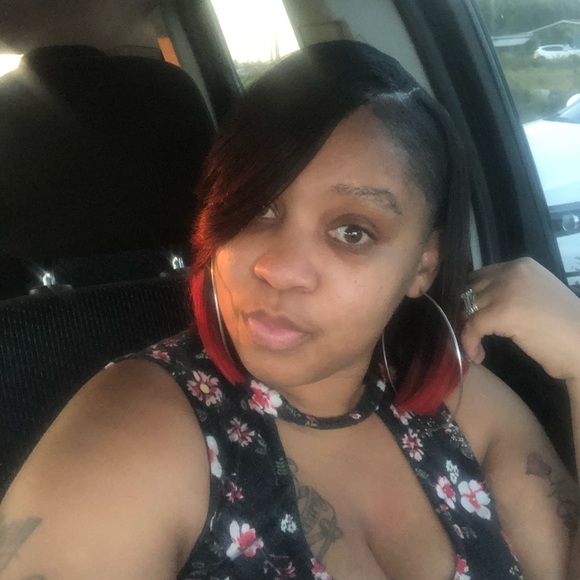 Ebony Scharoun - Poshmark Profile Picture of Ebony Scharoun (@jbabies86) on Poshmark