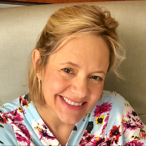 Profile Picture of Katie Coppins (@katiecoppins) on Poshmark