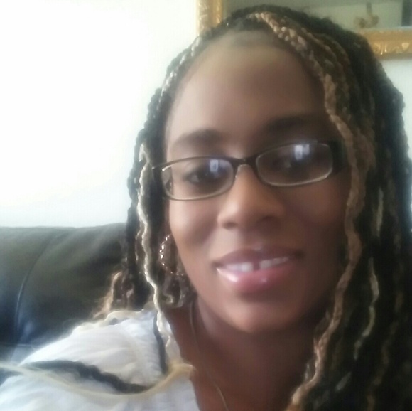 Profile Picture of Randalyn Cavers (@rcavers06) on Poshmark