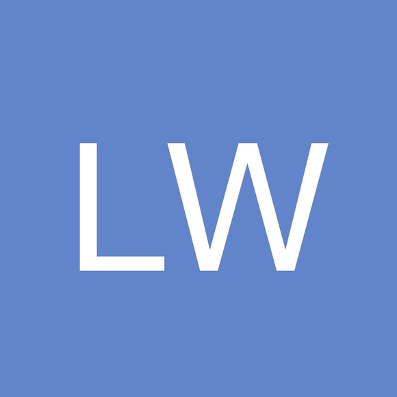 Profile Picture of Leah Wolfe (@leahwolfe915) on Poshmark