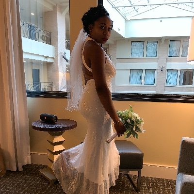 Profile Picture of Prettylittlewoman (@KimAprilChaney) on Twitter