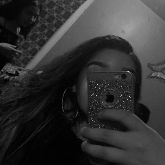 Profile Picture of Rosa Borbonio (@pinch3rosa) on Poshmark