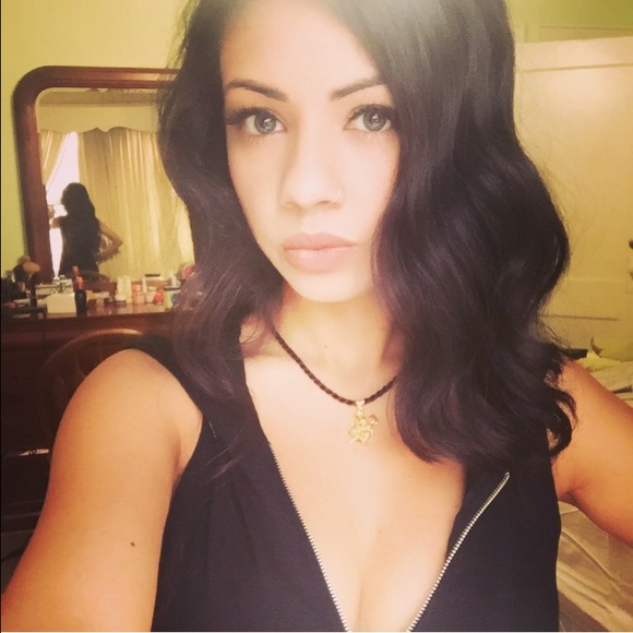 Profile Picture of Krissy Laloo (@krissyanneseia) on Poshmark