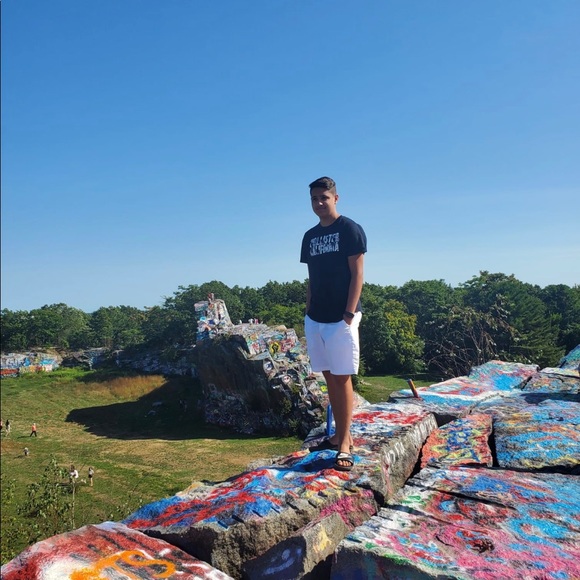 Profile Picture of Lucas Boechat (@lucasboechat) on Poshmark