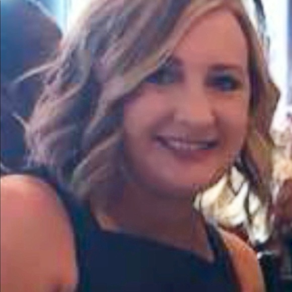 Lynette Mckenzie - Poshmark Profile Picture of Lynette Mckenzie (@lynettemckenz) on Poshmark