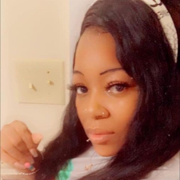 Profile Picture of Erica Chappel (@lowkey1985) on Poshmark