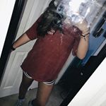 Profile Picture of Jennifer Narde (@_jenscloset__) on Instagram