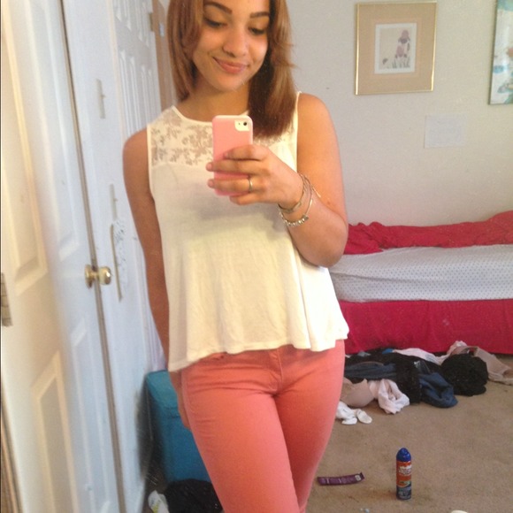 Profile Picture of Tori Spencer (@tspen96) on Poshmark