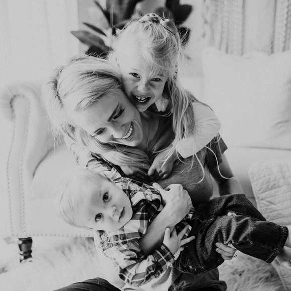 Profile Picture of Katelyn Burch (@katelyneburch) on Poshmark