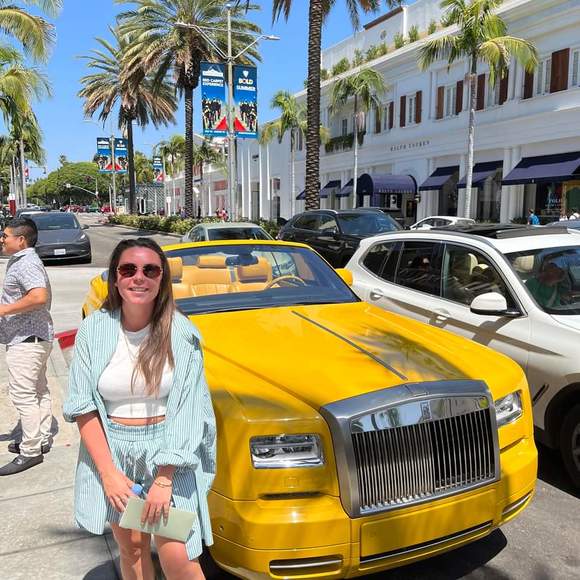 Profile Picture of Daisy Daisy (@daisydaisy642) on Poshmark