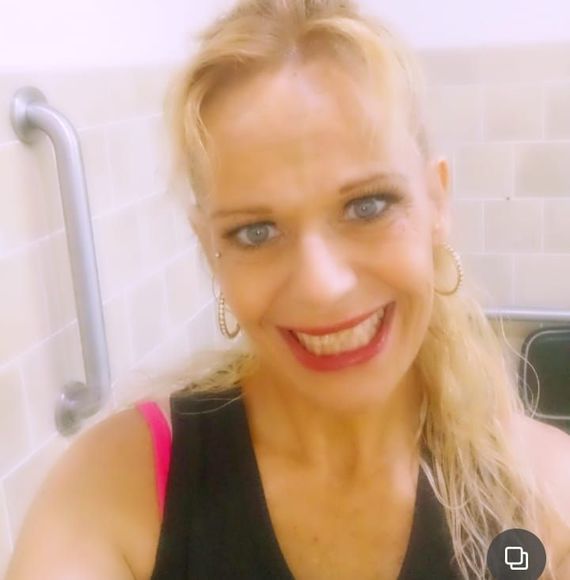 Profile Picture of Chrystal Eppard (@chrystalepic) on Poshmark