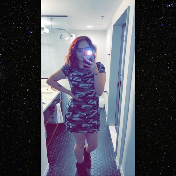 Profile Picture of Katelynn Sinnett (@katelynnsinnett) on Poshmark