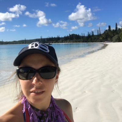 Profile Picture of Elke Mitchell (@elkecmitchell) on Twitter