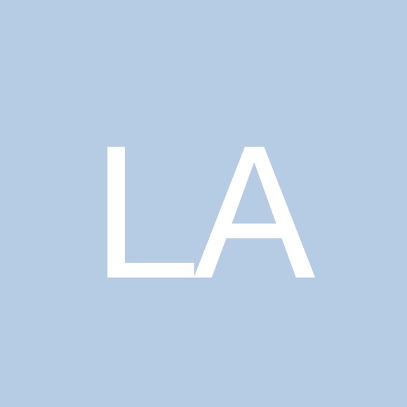 Profile Picture of Linda Abdulkarimova (@labdulkarimova) on Poshmark