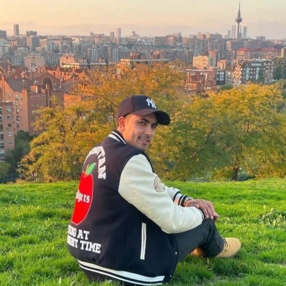 Profile Picture of Daniel Salazar arango (@danisalas1908) on Poshmark