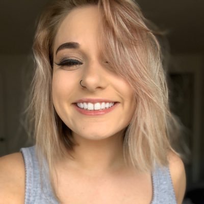 Profile Picture of Miss🌞 (@Missy_Schmidt18) on Twitter