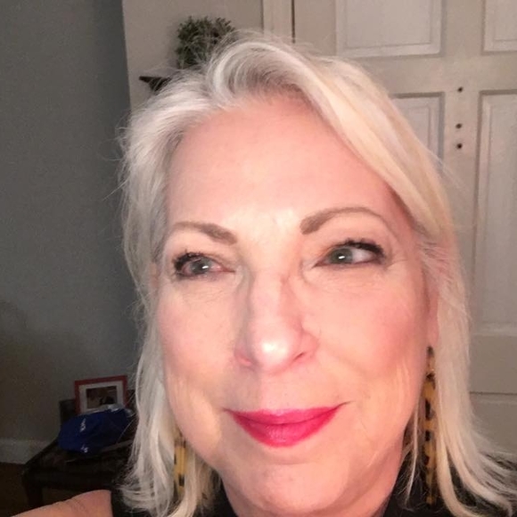 Profile Picture of Karen Kassel (@karenkassel) on Poshmark