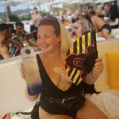 Profile Picture of ELLL  ♥️ (@eloiseadams) on Twitter