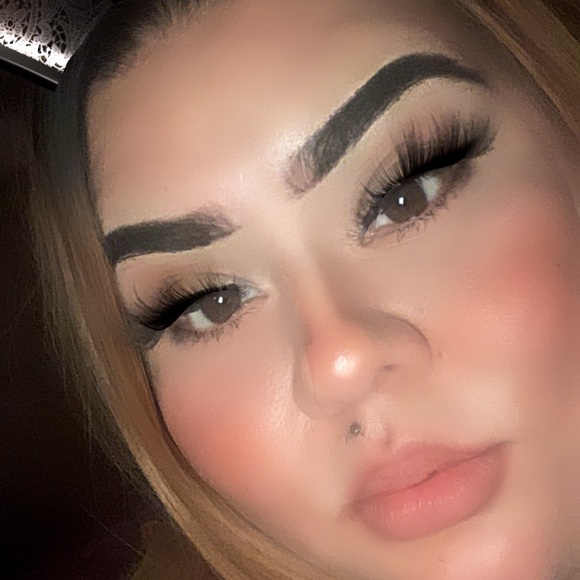 Profile Picture of Denise Abrego (@dennise8997) on Poshmark