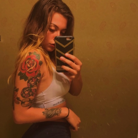 Profile Picture of Mia Rafalko (@miaa1999) on Poshmark