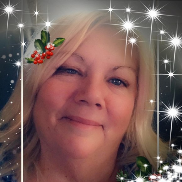 Profile Picture of Sherry Scott (@faersher) on Poshmark